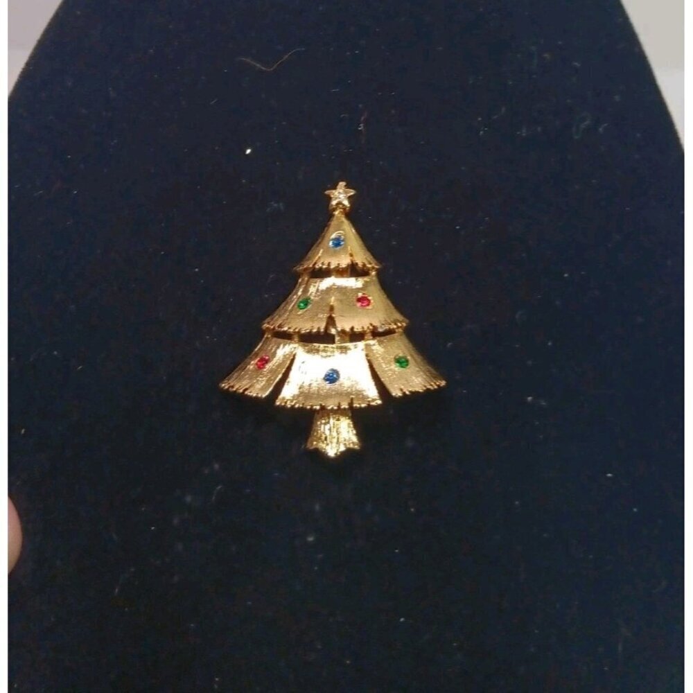 Vintage Christmas Tree Gold Tone Rhinestones Pin Brooch Signed JJ